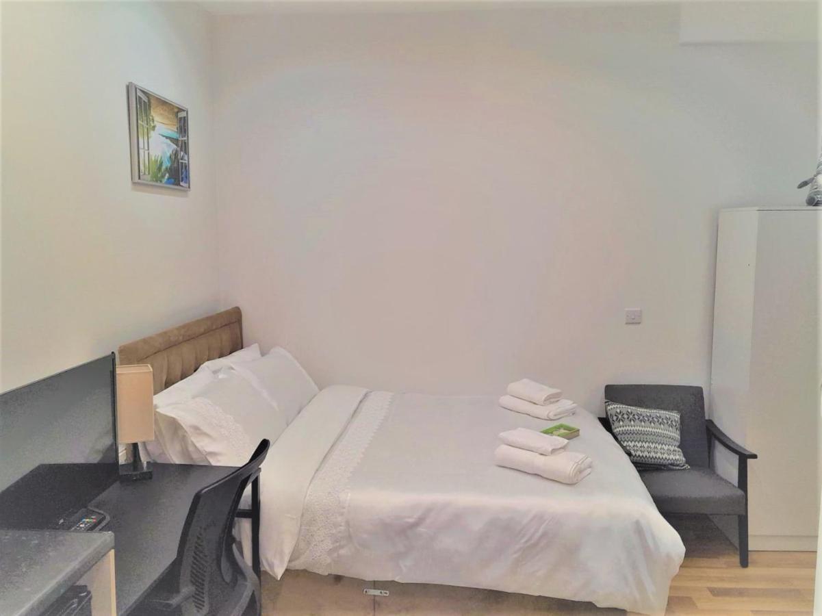 La Vie - Entire Apartment - Next To Central District Elizabeth Line Tube Station - Near Central London & Wembley Ealing Kültér fotó
